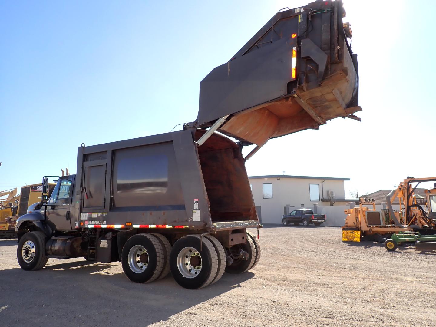 CAMION DE BASURA INTERNATIONAL 7400